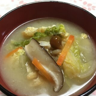 野菜たっぷり！食べるお味噌汁